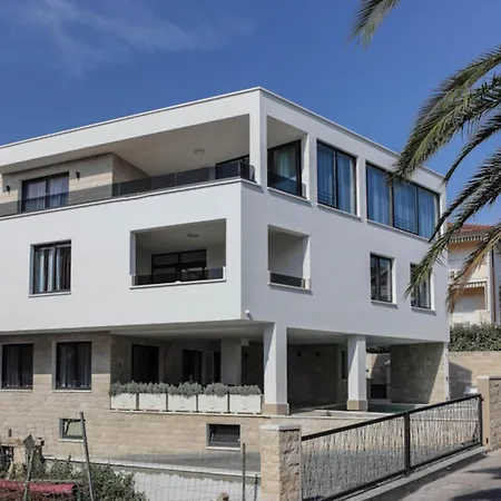 Palazio A Spectacular 7 Bedroom 90 Metres To The Sea And Promenade Villa Trogir