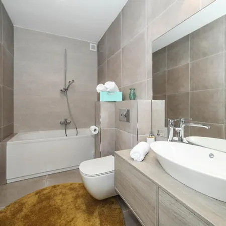 Palazio A Spectacular 7 Bedroom 90 Metres To The Sea And Promenade