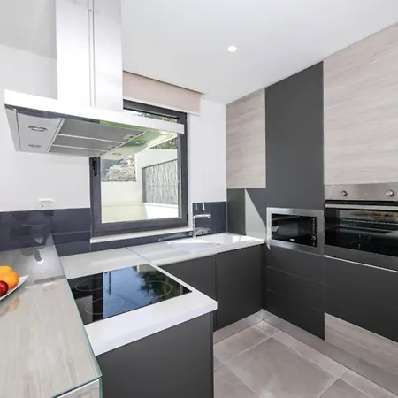 Palazio A Spectacular 7 Bedroom 90 Metres To The Sea And Promenade * Trogir
