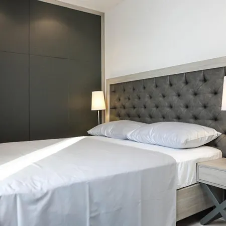 Palazio A Spectacular 7 Bedroom 90 Metres To The Sea And Promenade