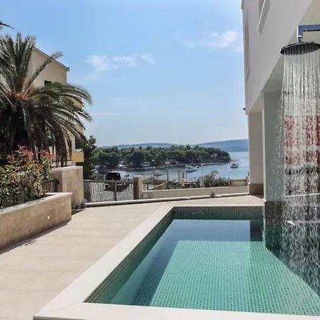Villa Palazio A Spectacular 7 Bedroom 90 Metres To The Sea And Promenade Trogir